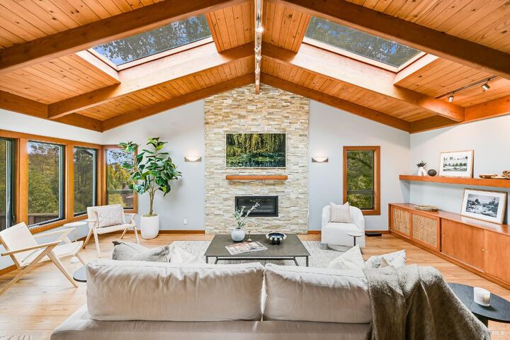 Property Photo: 400 Laverne Avenue CA 94941