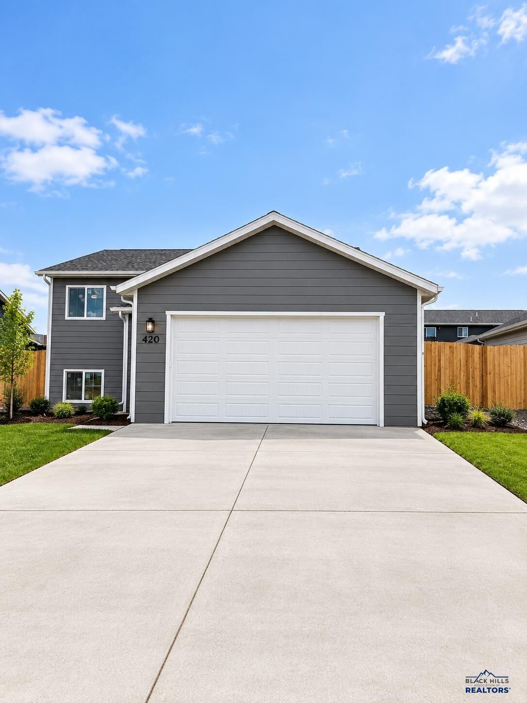 Property Photo: 420 Nighthawk Dr SD 57719