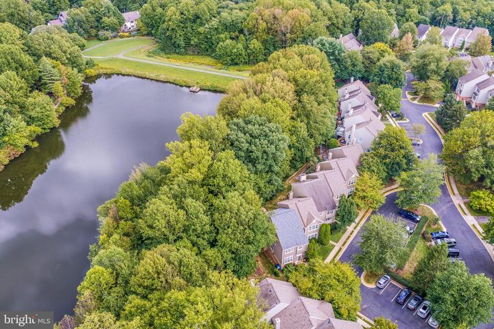 Property Photo: 1213 Weatherstone Court VA 20194