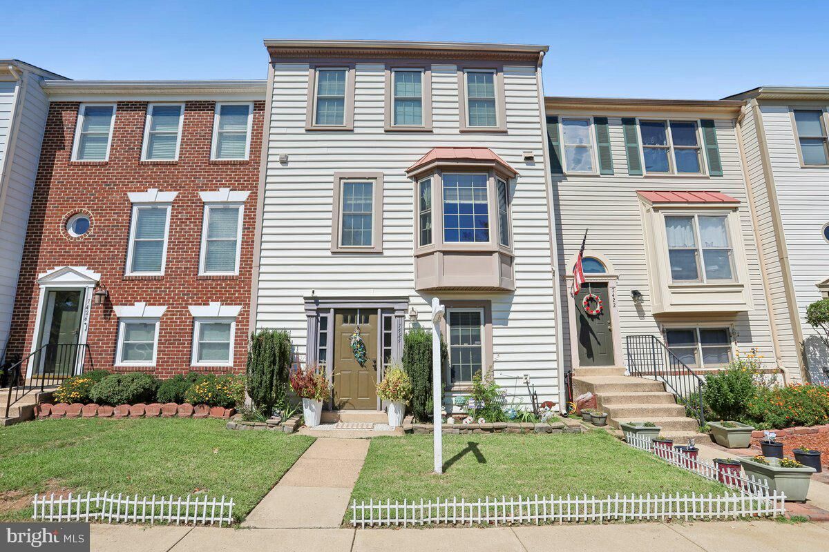 Property Photo:  7424 Emerald Drive  VA 20109 