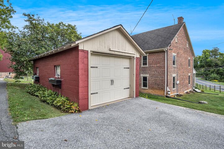 Property Photo: 1602 W Lisburn Road PA 17055