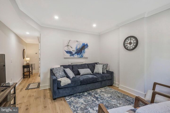 Property Photo: 1014 Queen Street VA 22314