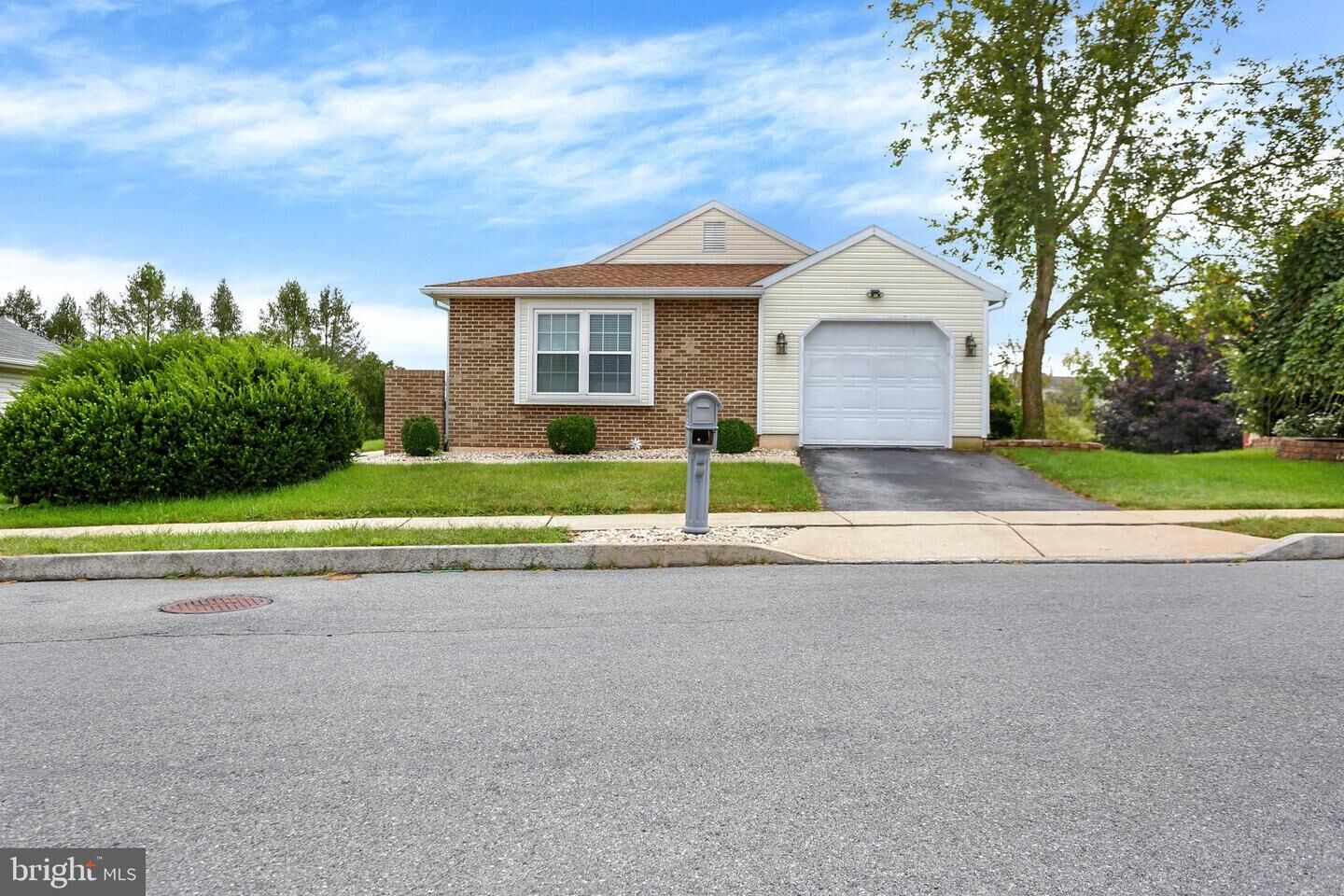 Property Photo: 6295 S Highlands Circle PA 17111