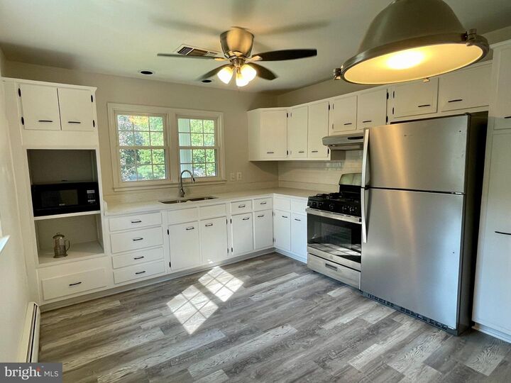 Property Photo: 239 Kennedy Drive MD 21146
