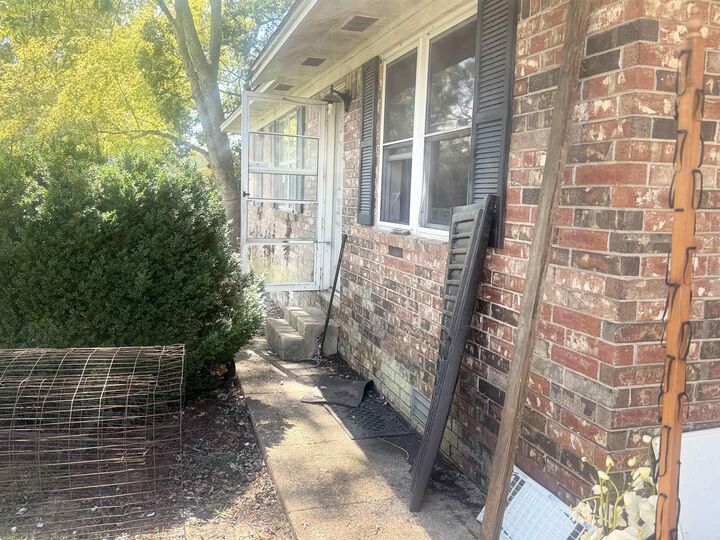 Property Photo:  304 S Holly Street  AR 72012 