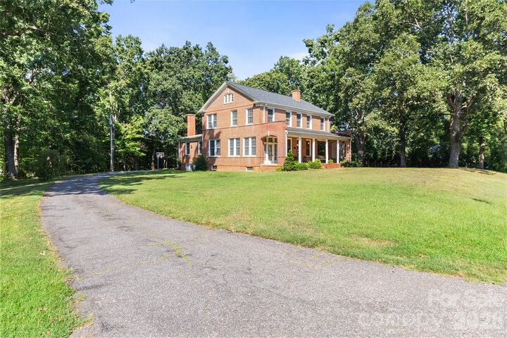 Property Photo: 2510 Shelton Avenue NC 28677