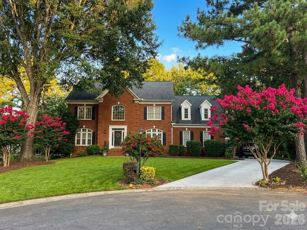 Property Photo: 5110 Rotherfield Court NC 28277