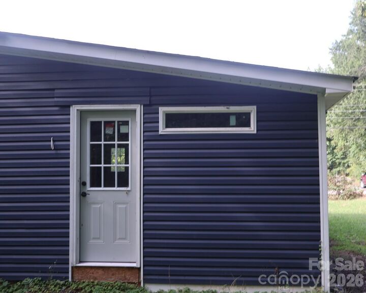 Property Photo: 817 Skyland Street NC 28083