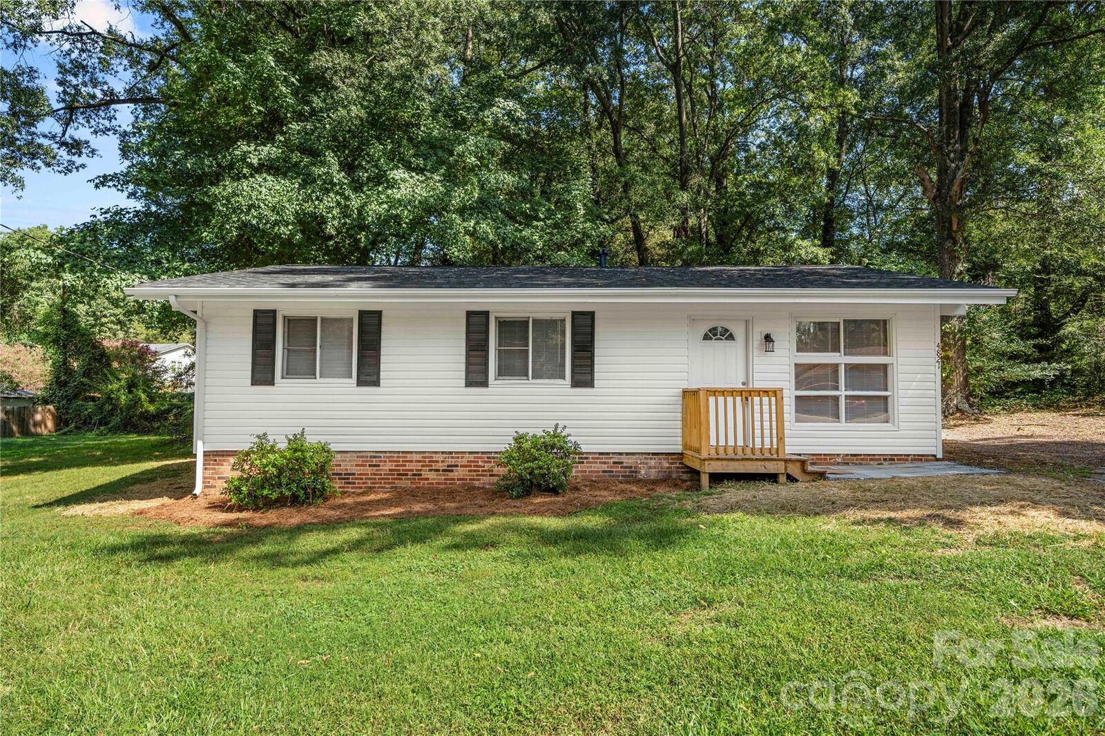 Property Photo:  4821 Northaven Drive  NC 28206 