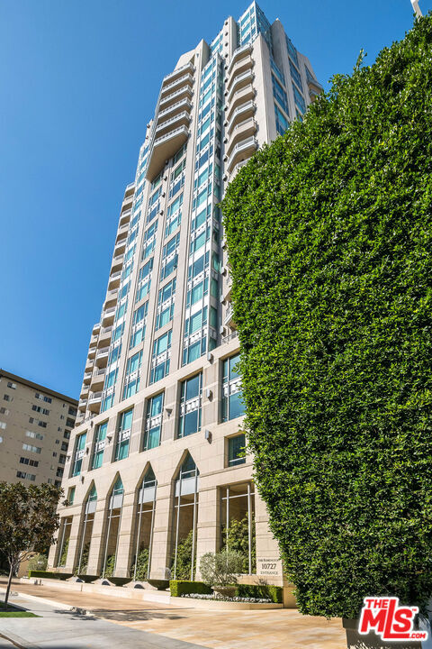 Property Photo: 10727 Wilshire Blvd, Unit 502 CA 90024