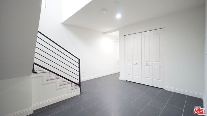 Property Photo:  14403 Tiara St, Unit 5  CA 91401 