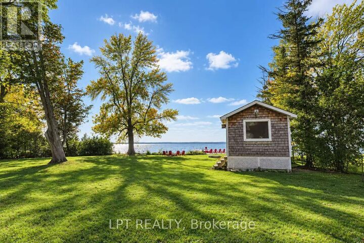 Property Photo: 212 Cameron Crescent ON L4P 3T6