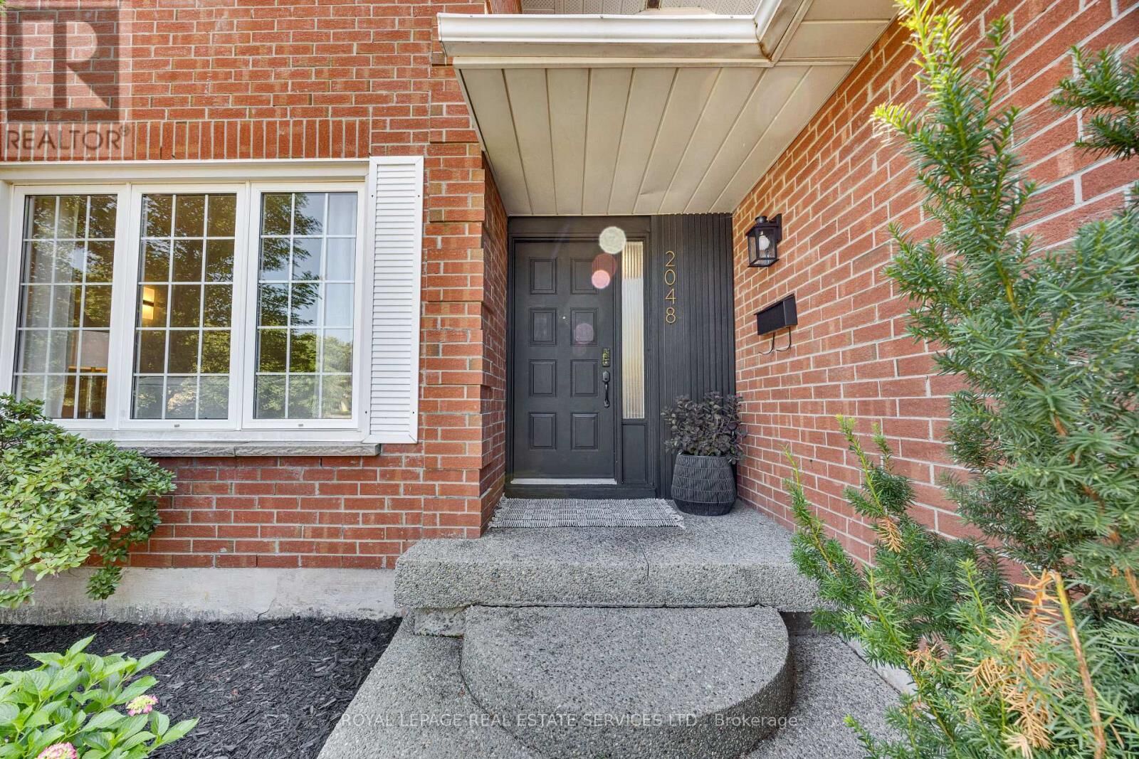 Property Photo:  2048 Sixth Line  ON L6H 3N2 