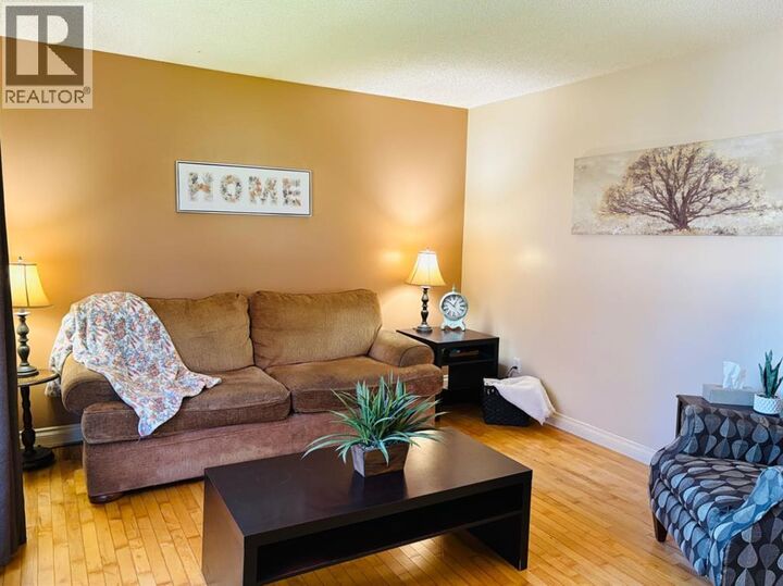 Property Photo:  56 Aberfoyle Place Northeast  AB T2A 6W7 
