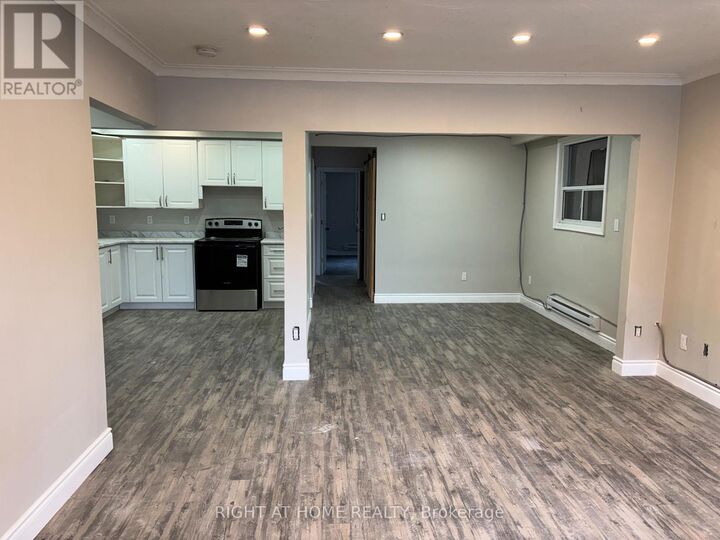 Property Photo:  513 Oakwood Avenue Main  ON M6E 2W9 
