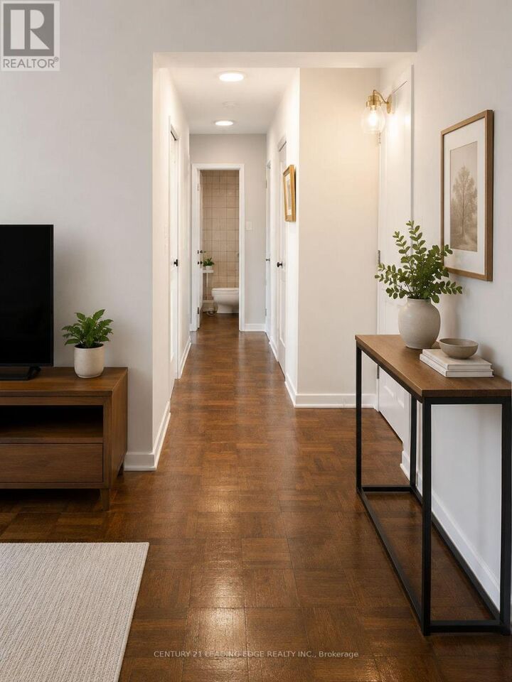 Property Photo:  103 Avenue Road 1102  ON M5R 2G9 