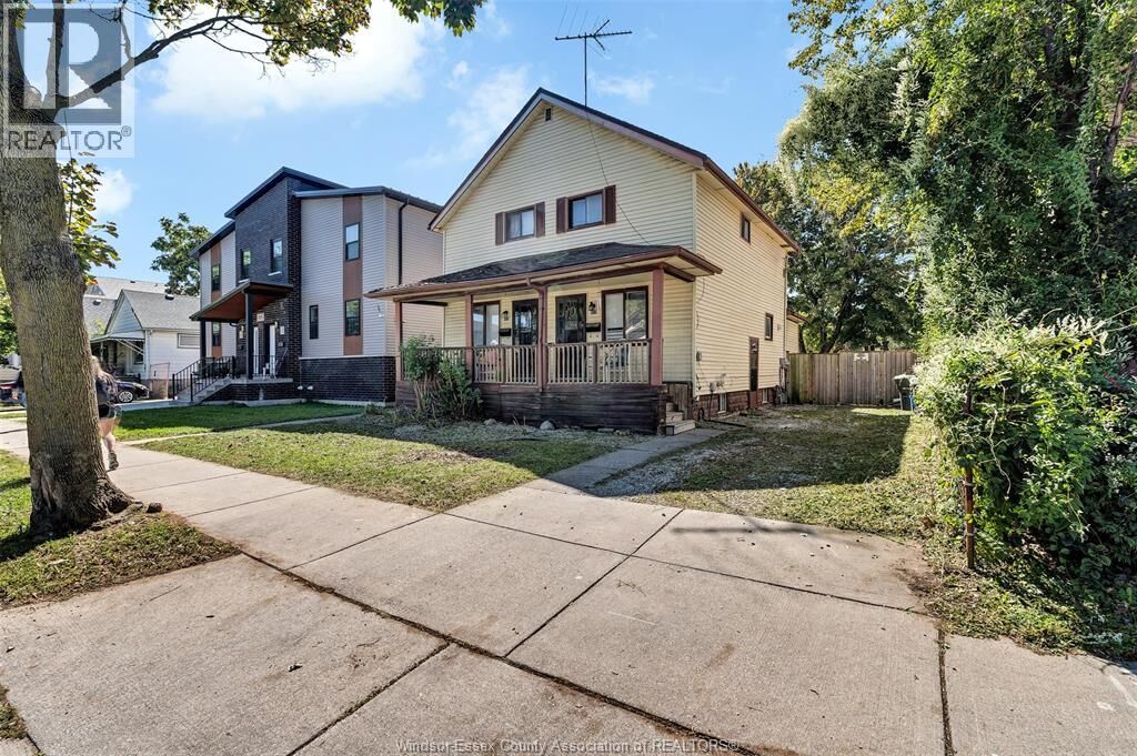 Property Photo: 923-925 California Avenue ON N9B 2Z5
