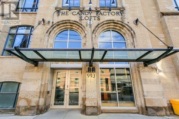 Property Photo: 993 Queen Street West 104 ON M6J 1H2