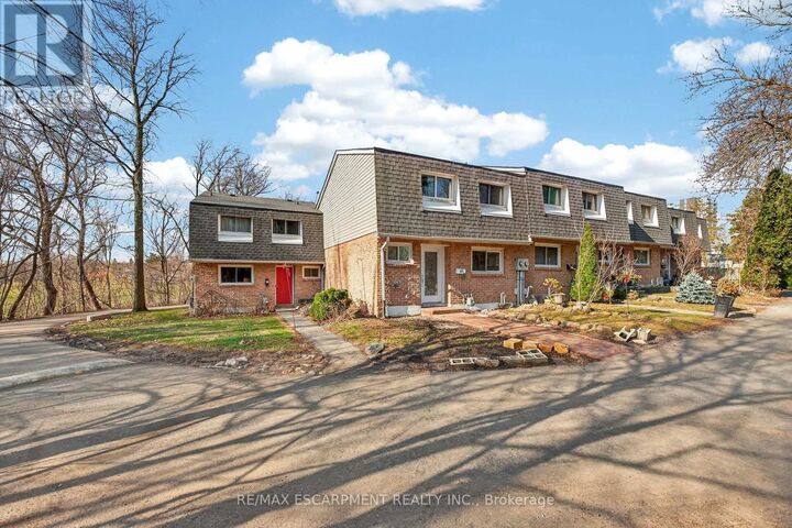 Property Photo: 2050 Upper Middle Road 153 ON L7P 3R9