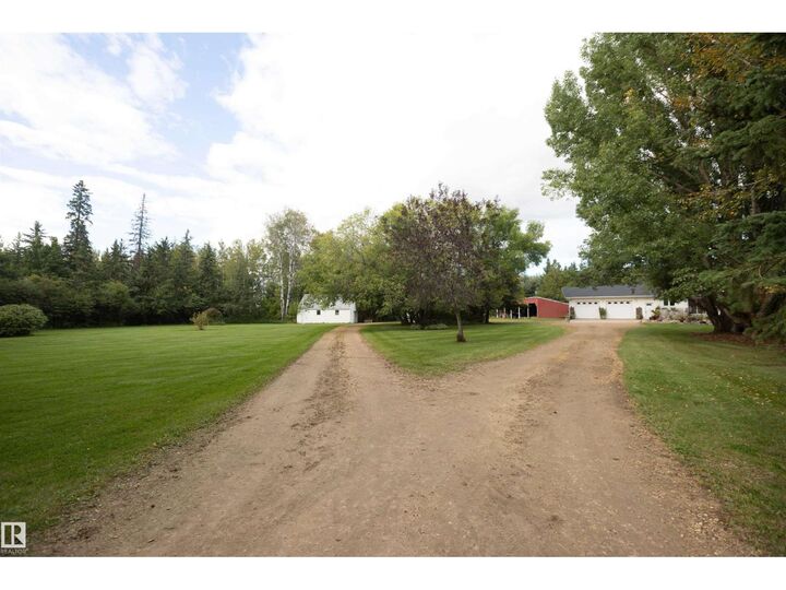 Property Photo: 26312 Twp 604 AB T7P 2P7