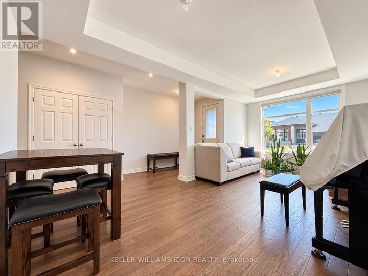Property Photo:  306 Memorial Grove  ON K1X 0C8 