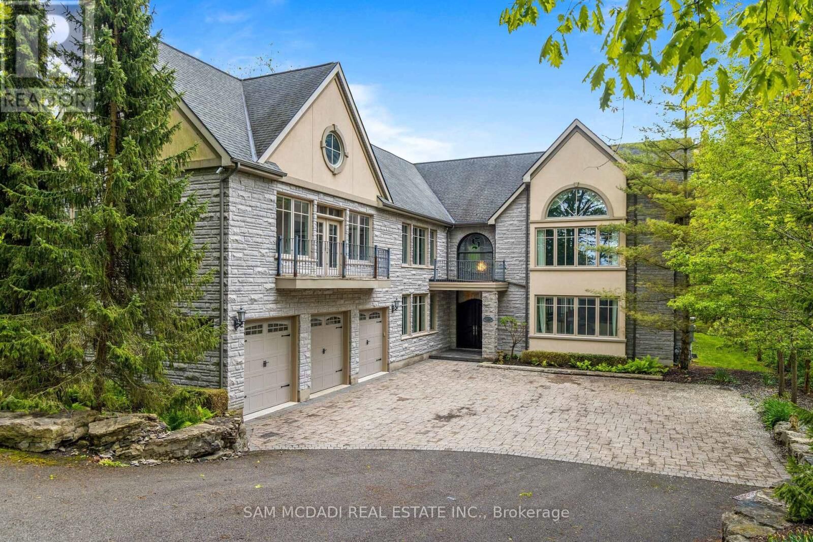 Property Photo:  839 East Lakeshore Road  ON L3K 5V3 