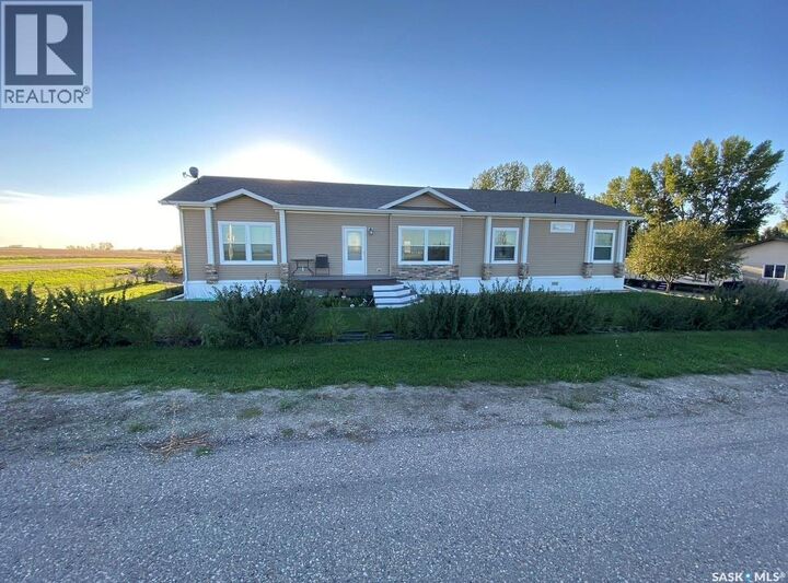 Property Photo:  528 Duke Street  SK S0G 2J0 