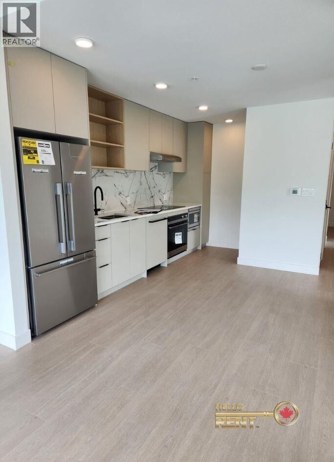 Property Photo:  422 East 3rd Street 667  BC V7L 0K1 