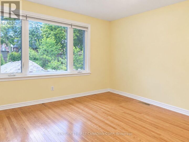 Property Photo: 638 Tennent Avenue ON N5X 1L6