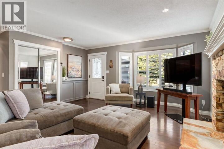 Property Photo: 505 Edgebank Place Northwest AB T3A 4V6
