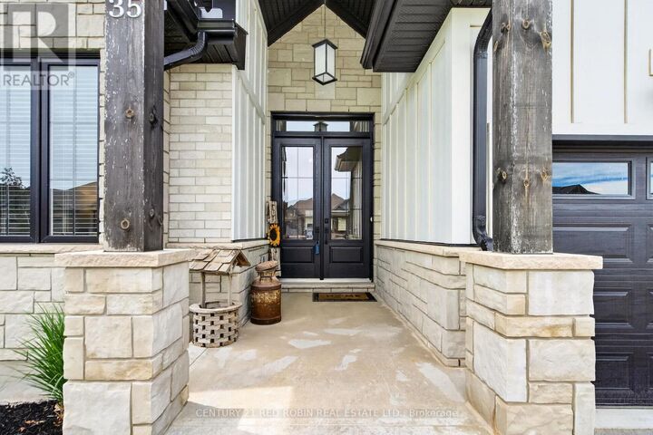 Property Photo: 35 Elliot Street ON N7G 0H1