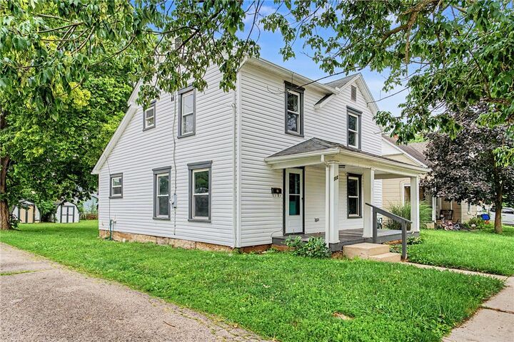 Property Photo: 722 W Franklin Street OH 45373