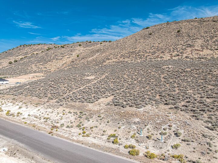 Property Photo:  006-09P-179 Amber Way  NV 89801 