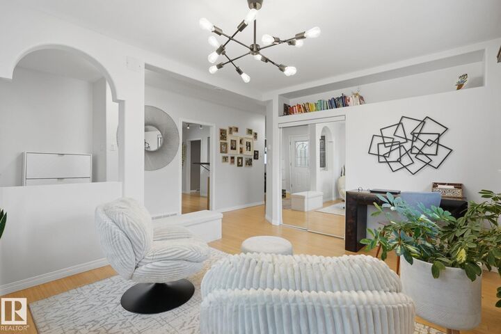 Property Photo:  9520 95 Avenue NW  AB T6C 2A4 
