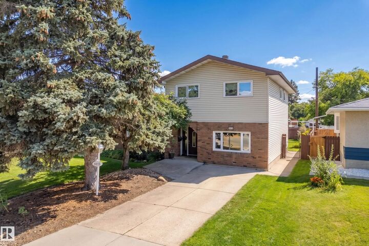Property Photo:  8818 161 Street NW  AB T5R 2L2 