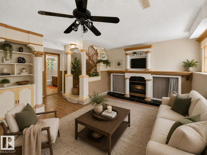 Property Photo:  6348 34A Avenue NW  AB T6L 1E4 