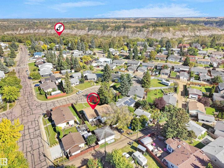 Property Photo:  16 Thompson  AB T9G 1M9 