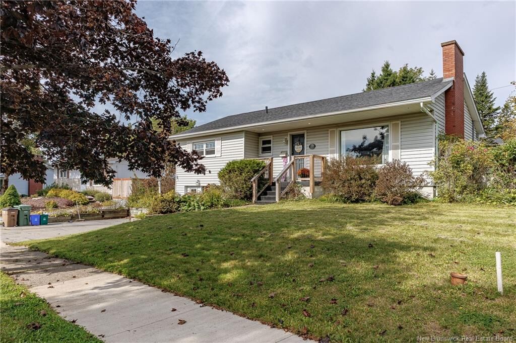 Property Photo: 127 Greendale Crescent NB E2M 4L5