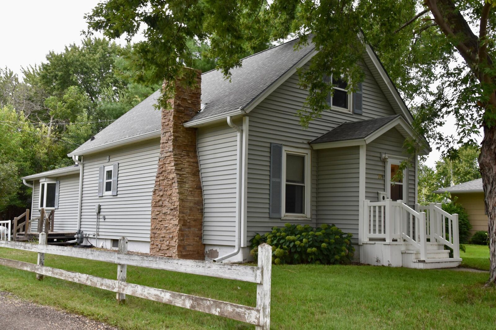 Property Photo:  209 6th Avenue  IA 51249 