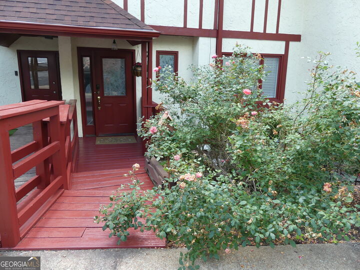 Property Photo:  327 Brucken Strasse # 305  GA 30545 