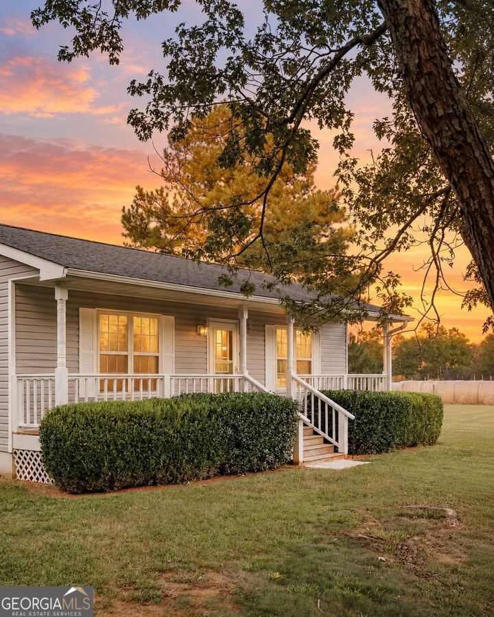 Property Photo: 984 Arnoldsville Road GA 30683