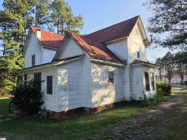 Property Photo: 511 S Main Street SC 29644
