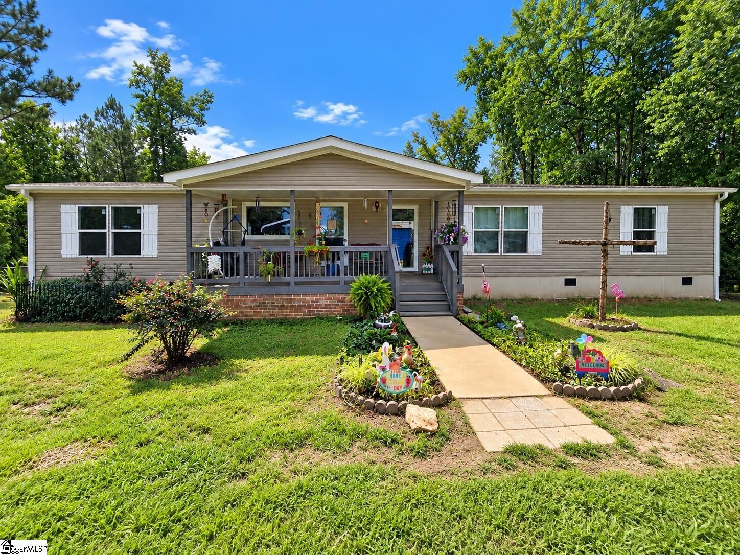 Property Photo:  801 Vern Cora Road  SC 29360 