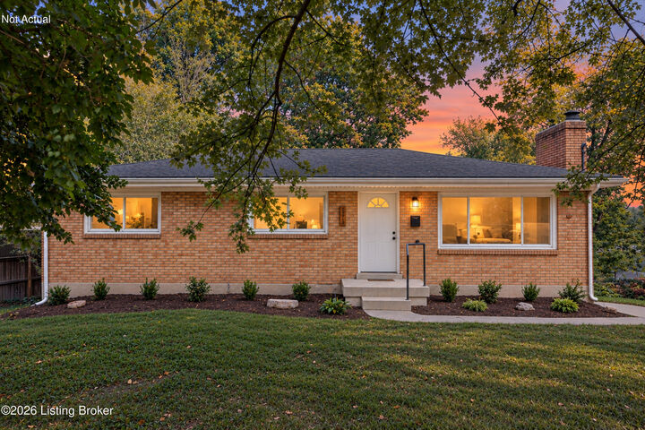 Property Photo: 5913 Colebrooke Ln KY 40219