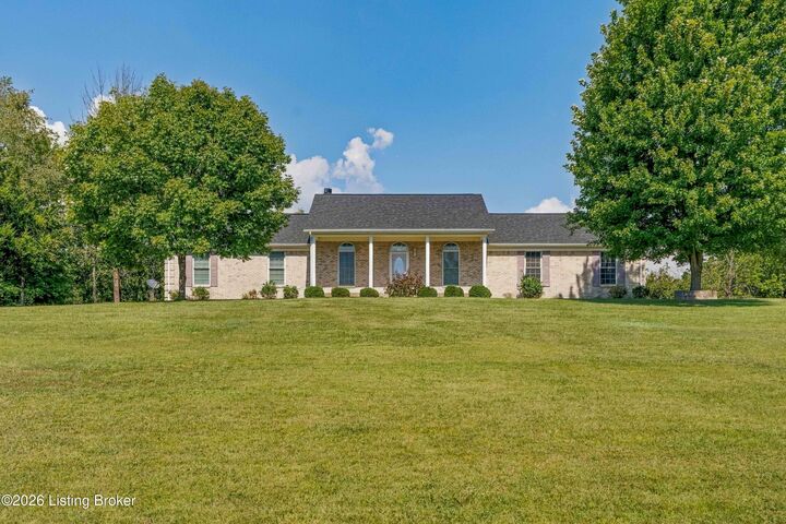 Property Photo: 1196 Deerwood Dr KY 40013