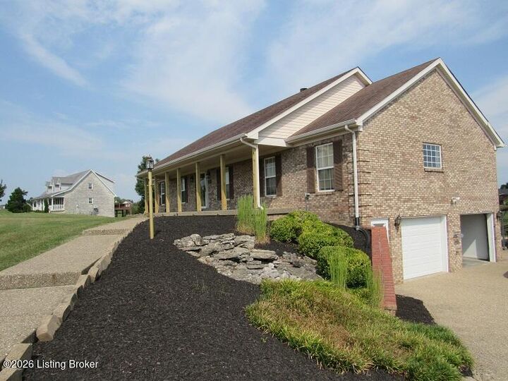 Property Photo: 1000 Lakeside Dr KY 40071