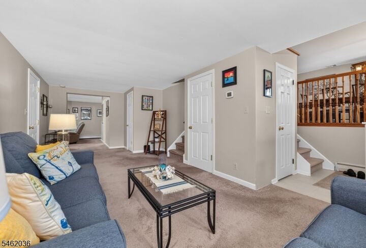Property Photo:  810 Lynwood Street  NJ 08869 