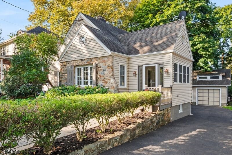 Property Photo:  96 Pickford Ave  NJ 08865 