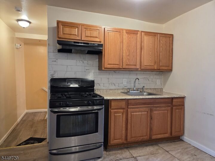 Property Photo:  18 Van Houten St 4  NJ 07505 