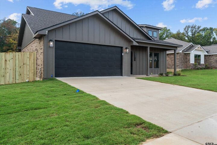 Property Photo:  16410 Crossing Circle  TX 75771 